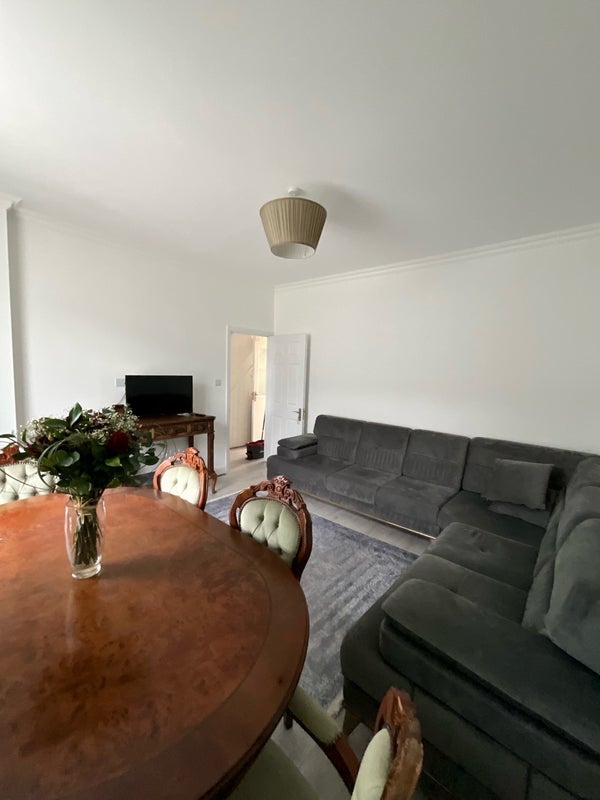 Room Evesham Road in Greater London