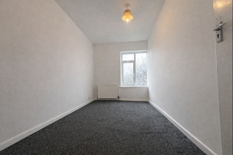 Flat Carver Hill Road in High Wycombe