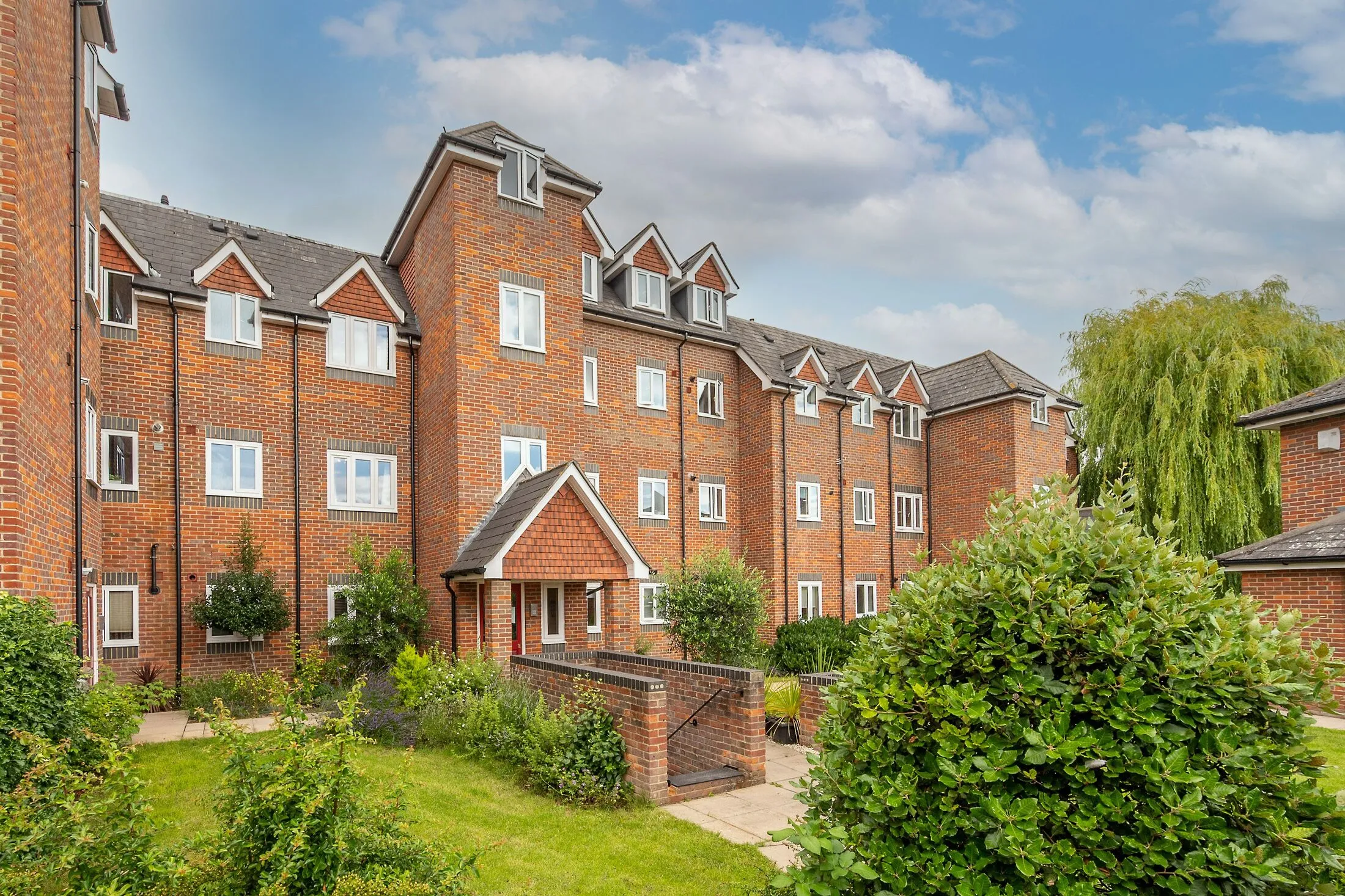Flat Hartfield Road in Greater London