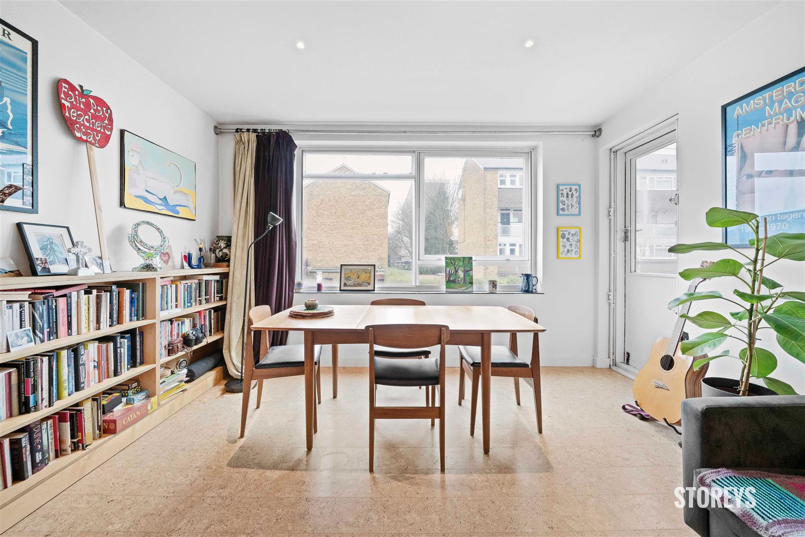 Flat Portelet Road in Greater London