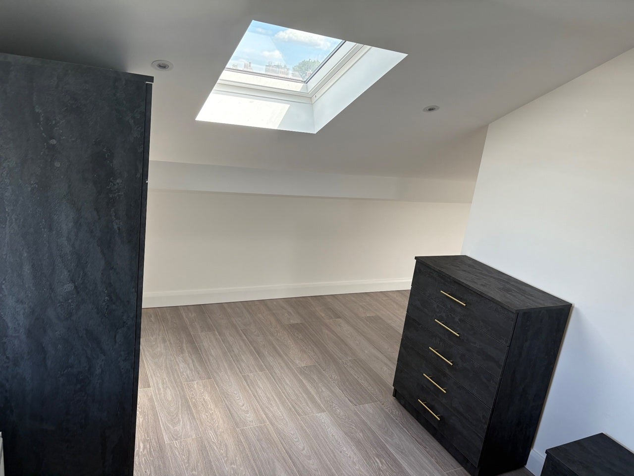 Room Myddelton Road in Greater London
