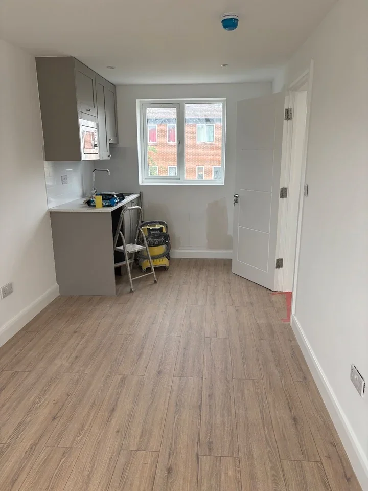 Room Myddelton Road in Greater London