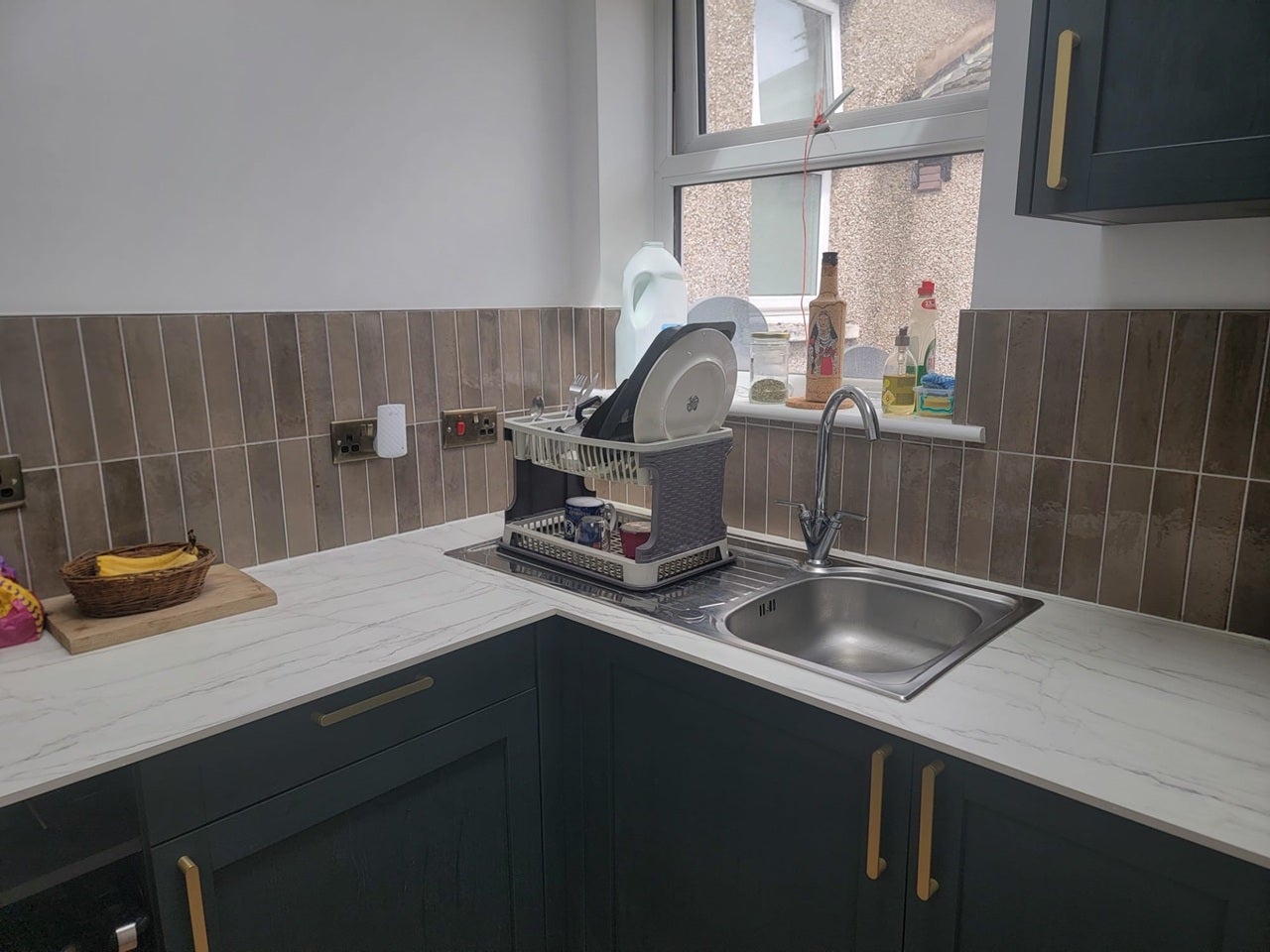 Room Myddelton Road in Greater London