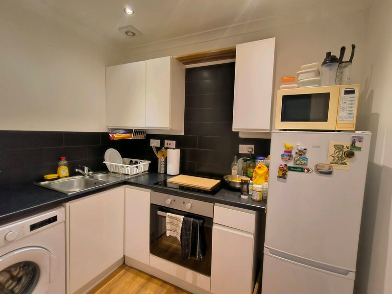Room Aberfeldy Street in Glasgow