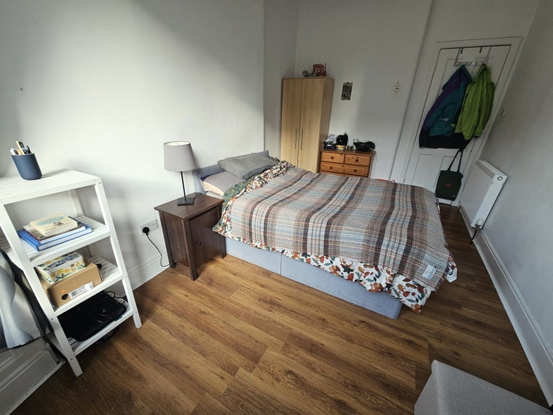 Room Aberfeldy Street in Glasgow