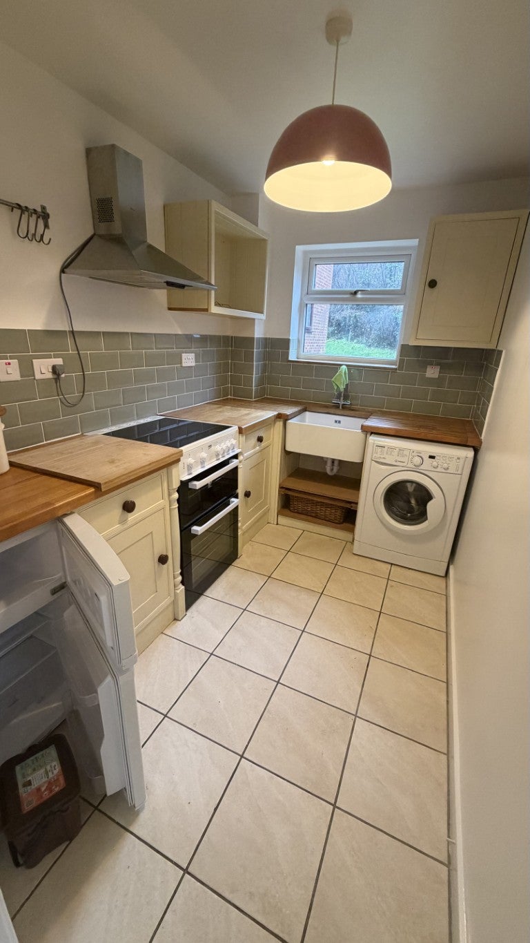 Flat Winston Close in Woodford Halse