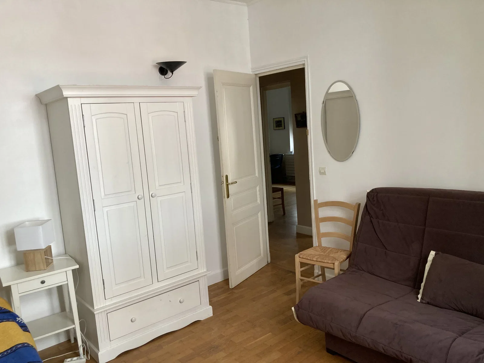 Chambre Rue Madiraa à Courbevoie