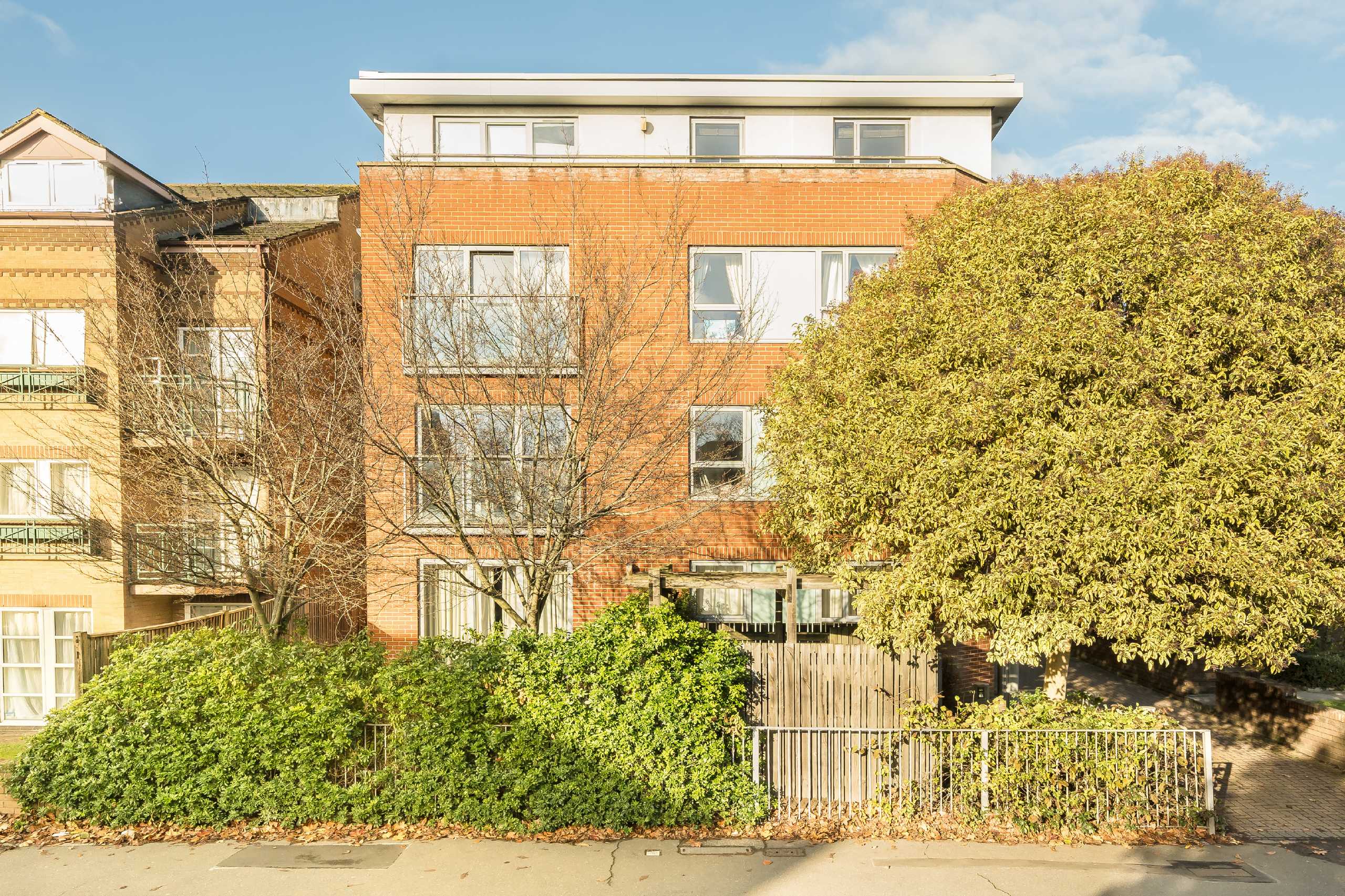 Flat Worple Road in Greater London