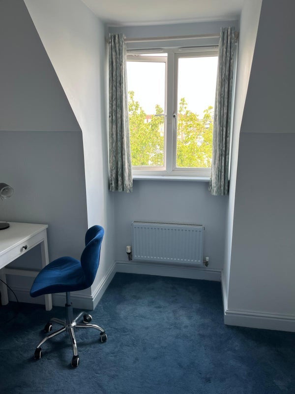 Room Victoria Mews in Crawley