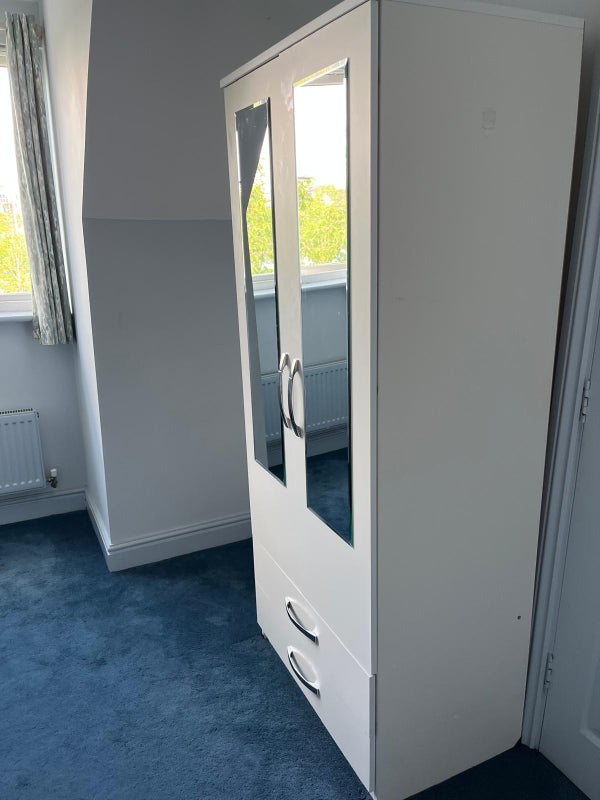 Room Victoria Mews in Crawley