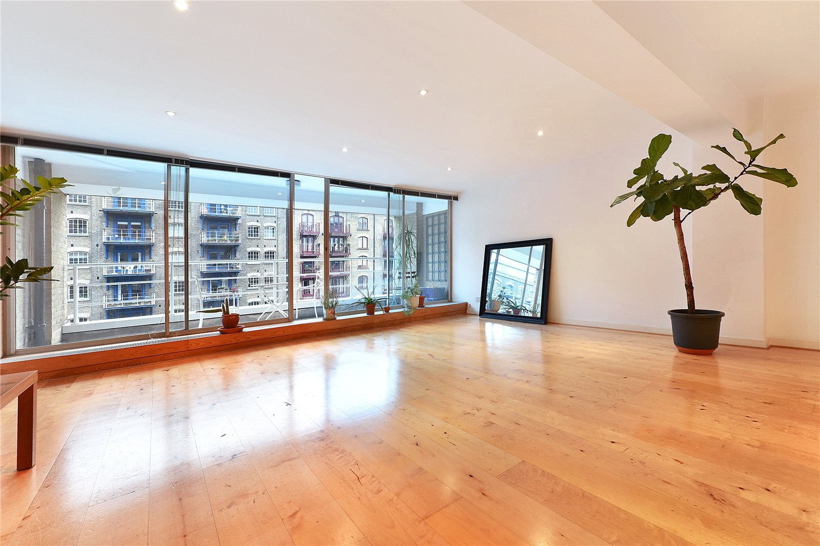 Flat Shad Thames in Greater London