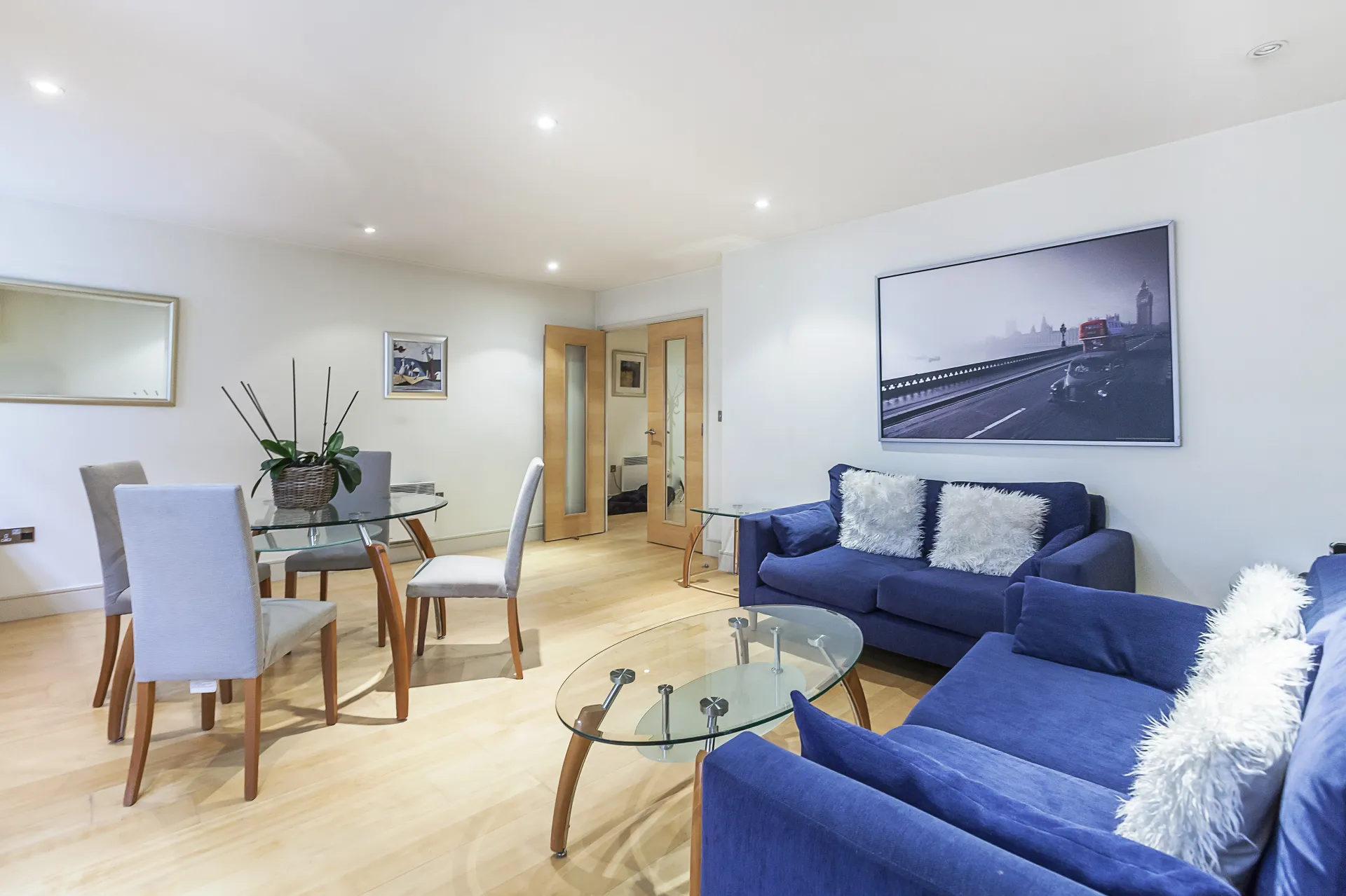 Flat Curlew Street in Greater London