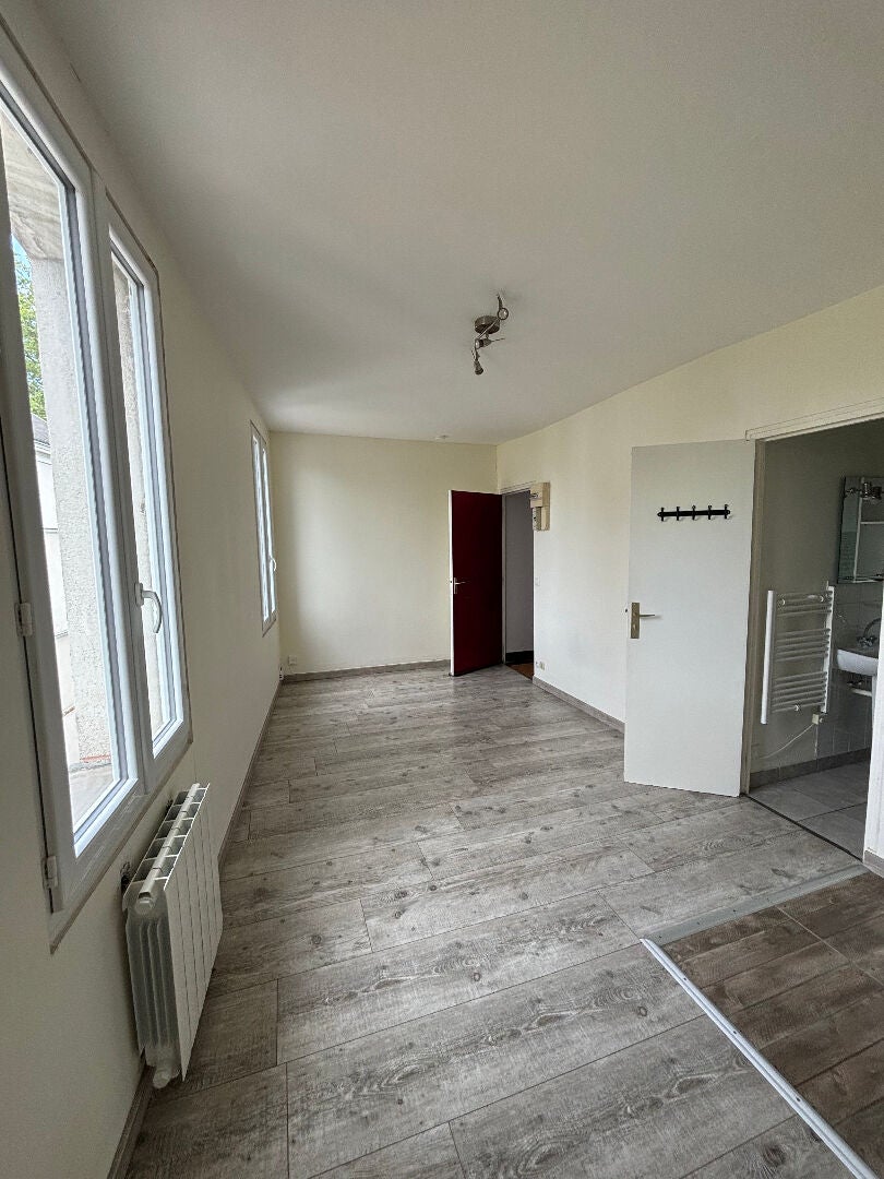 Flat Rue James Cane in Tours