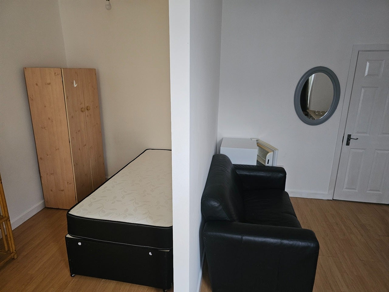Room Selwyn Road in Greater London