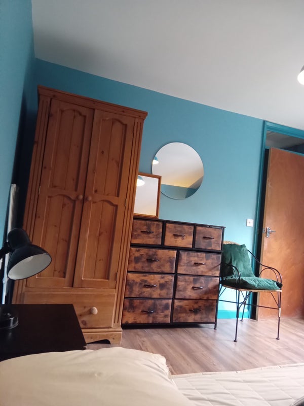 Room Stoneleigh Place in Greater London