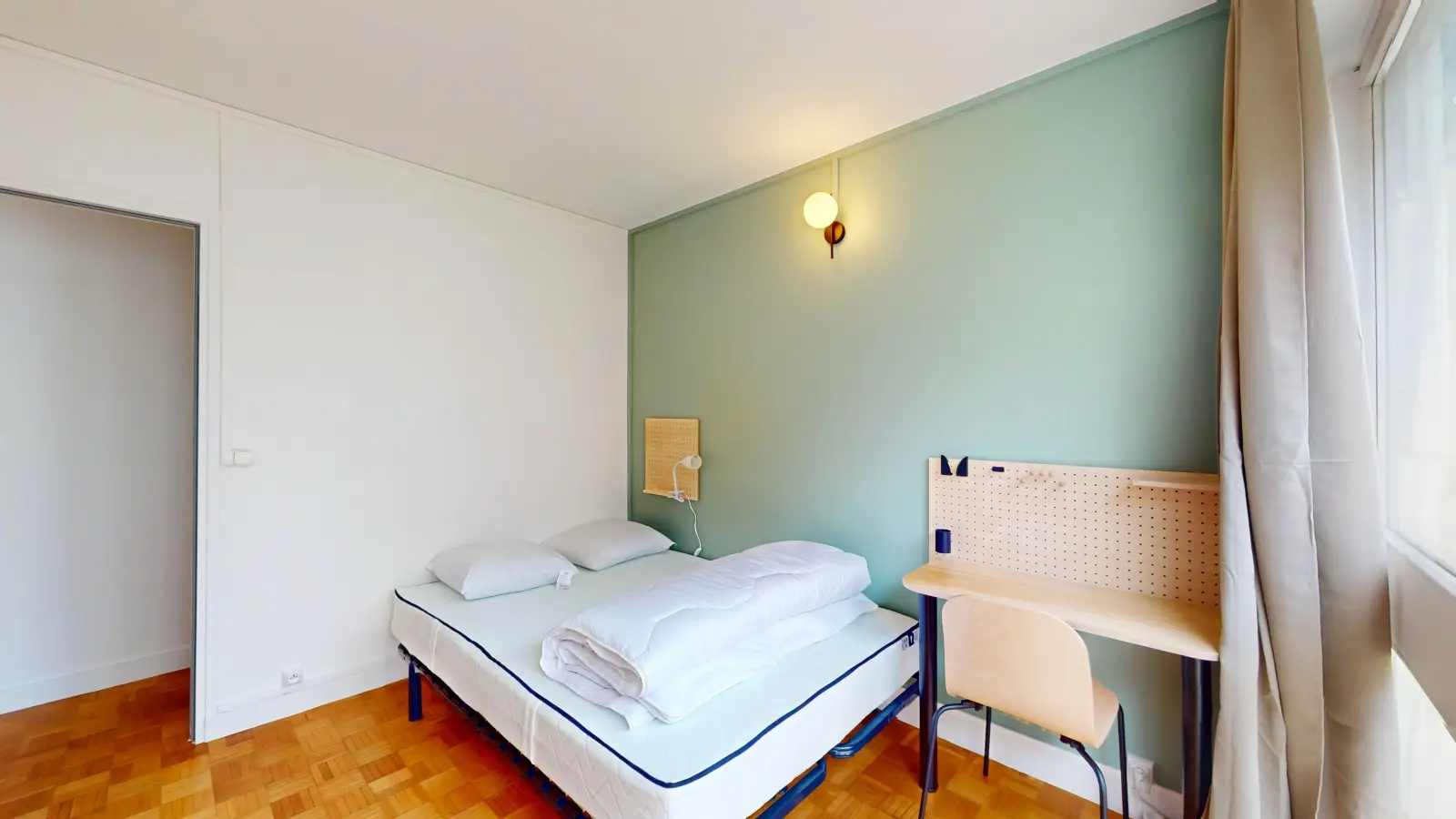 Room Rue Bobillot in Paris