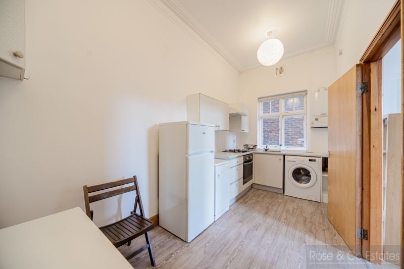 Flat Greencroft Gardens in Greater London