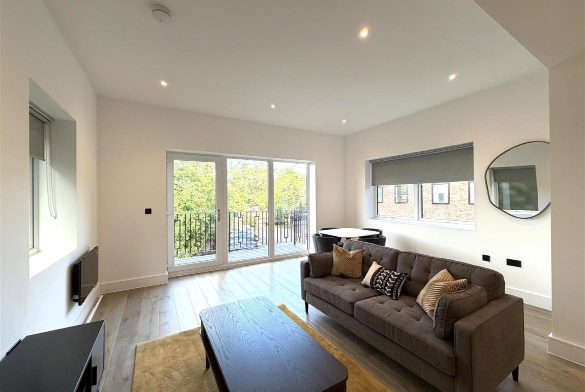 Flat Park Road in Elmbridge