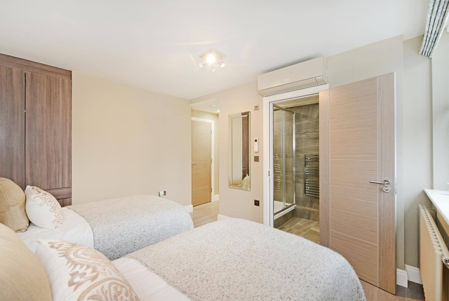 Flat Boydell Court in Greater London