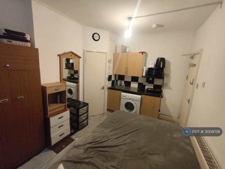 Room Wesley Street in Wakefield