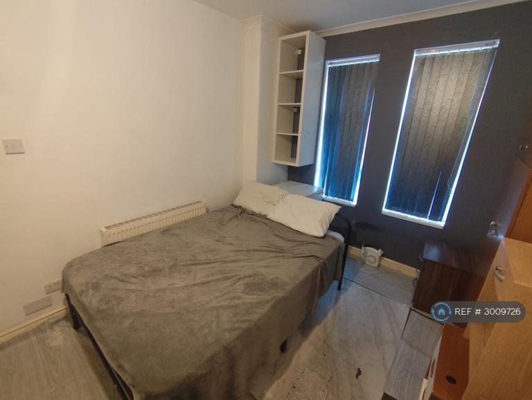 Room Wesley Street in Wakefield