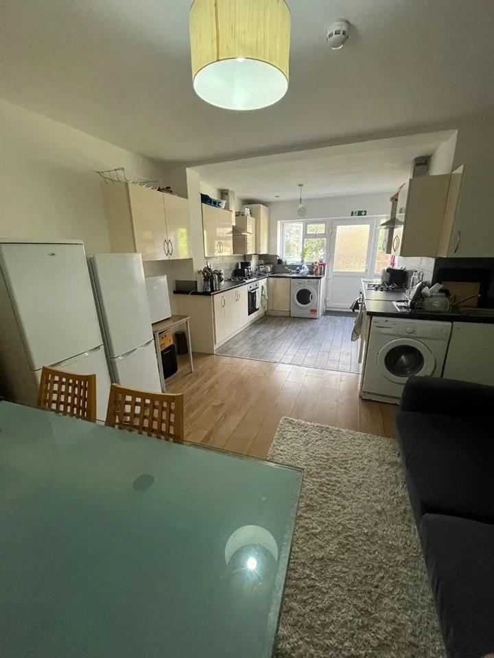 Room Nelson Road in Greater London