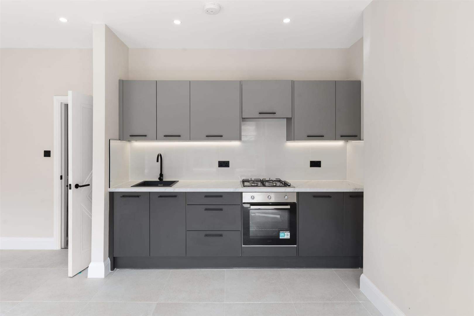 Flat Cranbrook Road in Greater London