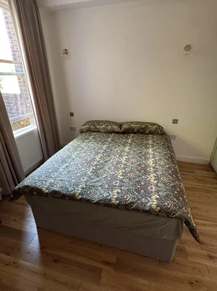 Flat West Cromwell Road in Greater London