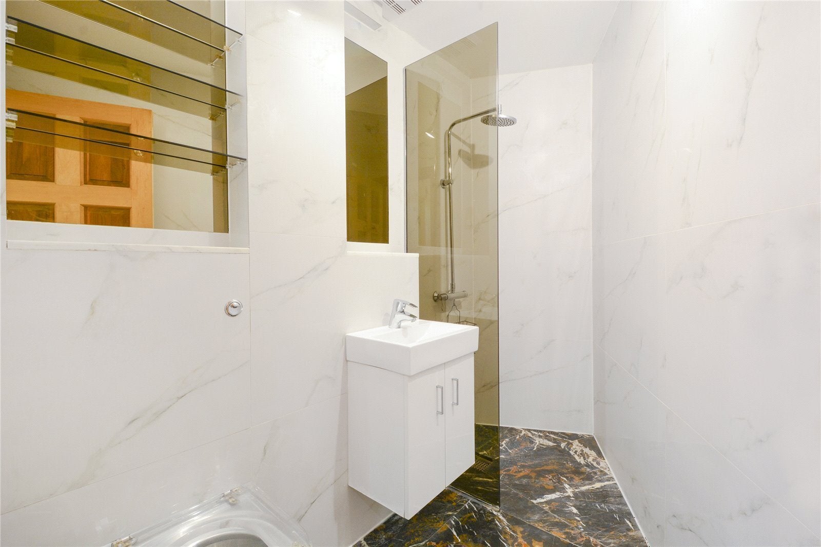 Room Greenland Passage in Greater London