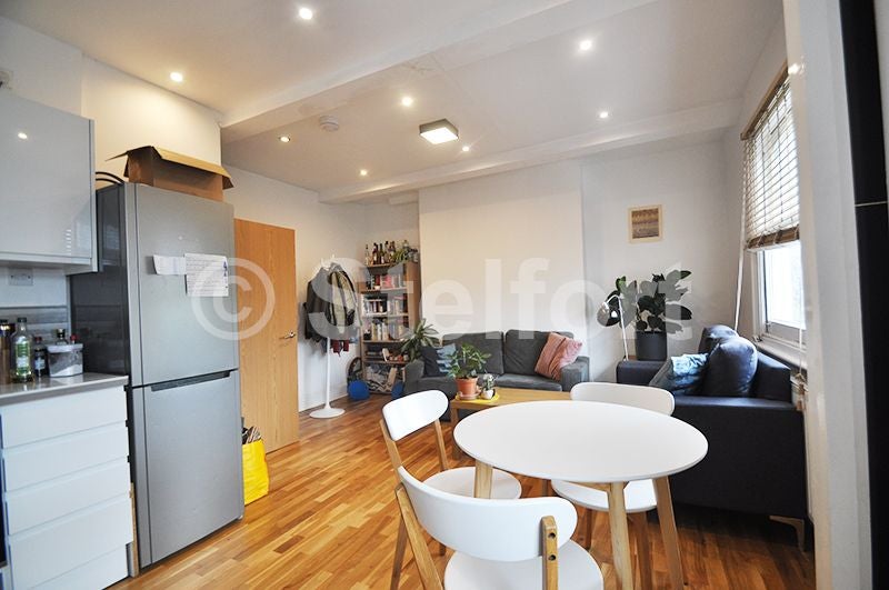 Flat Ospringe Road in Greater London