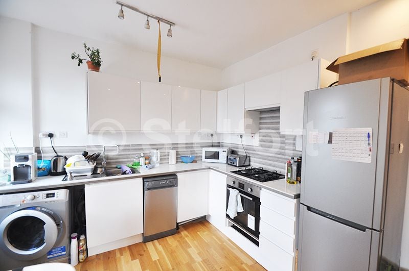Flat Ospringe Road in Greater London