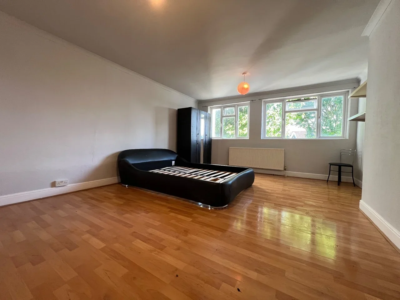 Flat Brownhill Road in Greater London