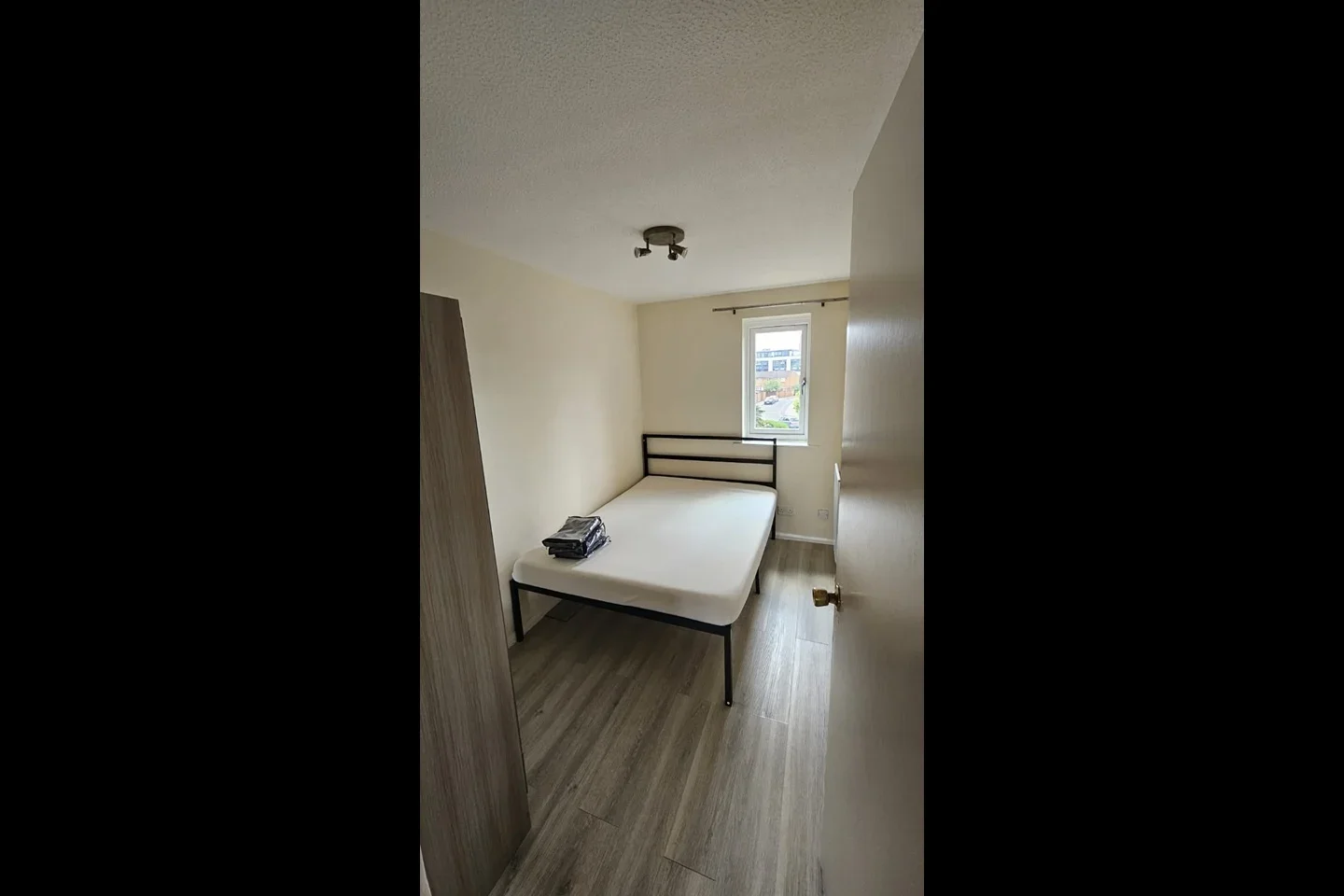 Flat John Silkin Lane in Greater London