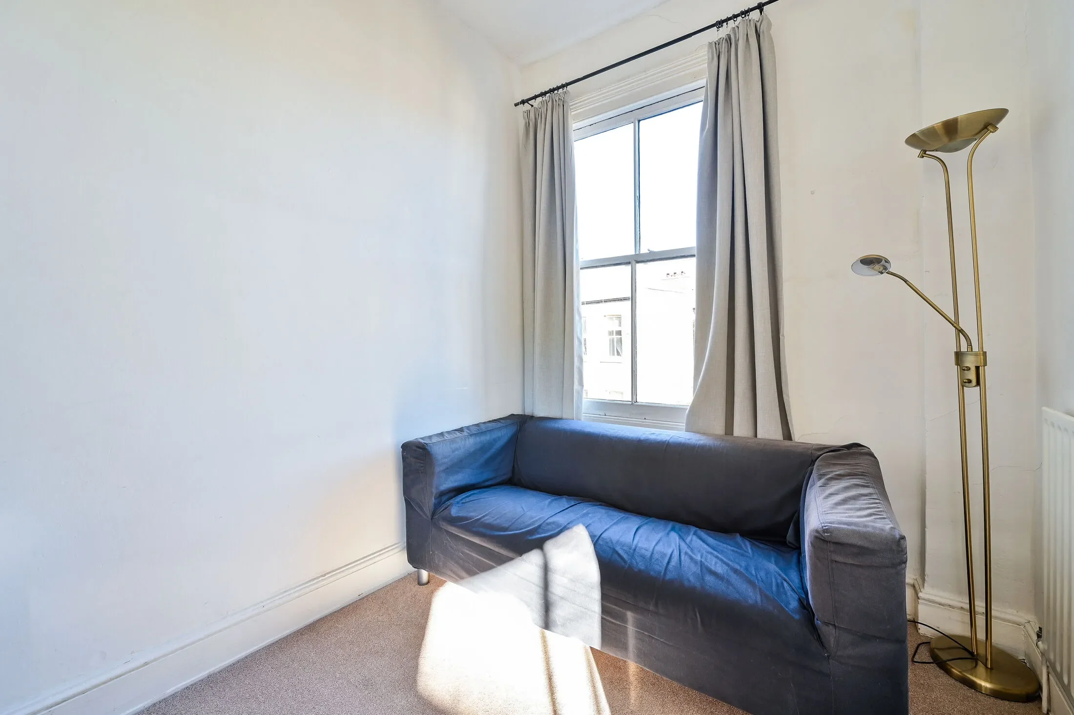Flat Mowll Street in Greater London