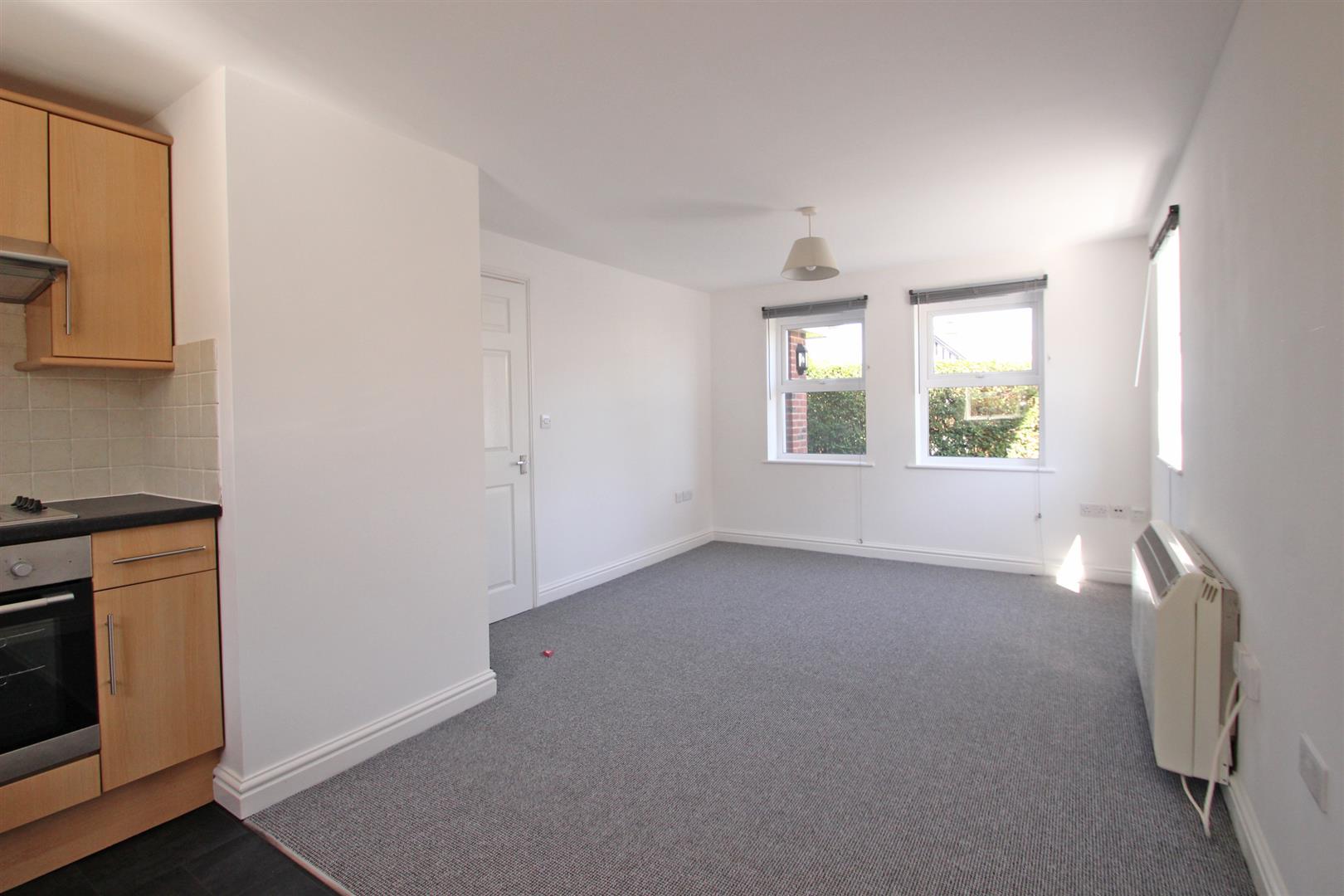Flat Parkhurst Road in Newport