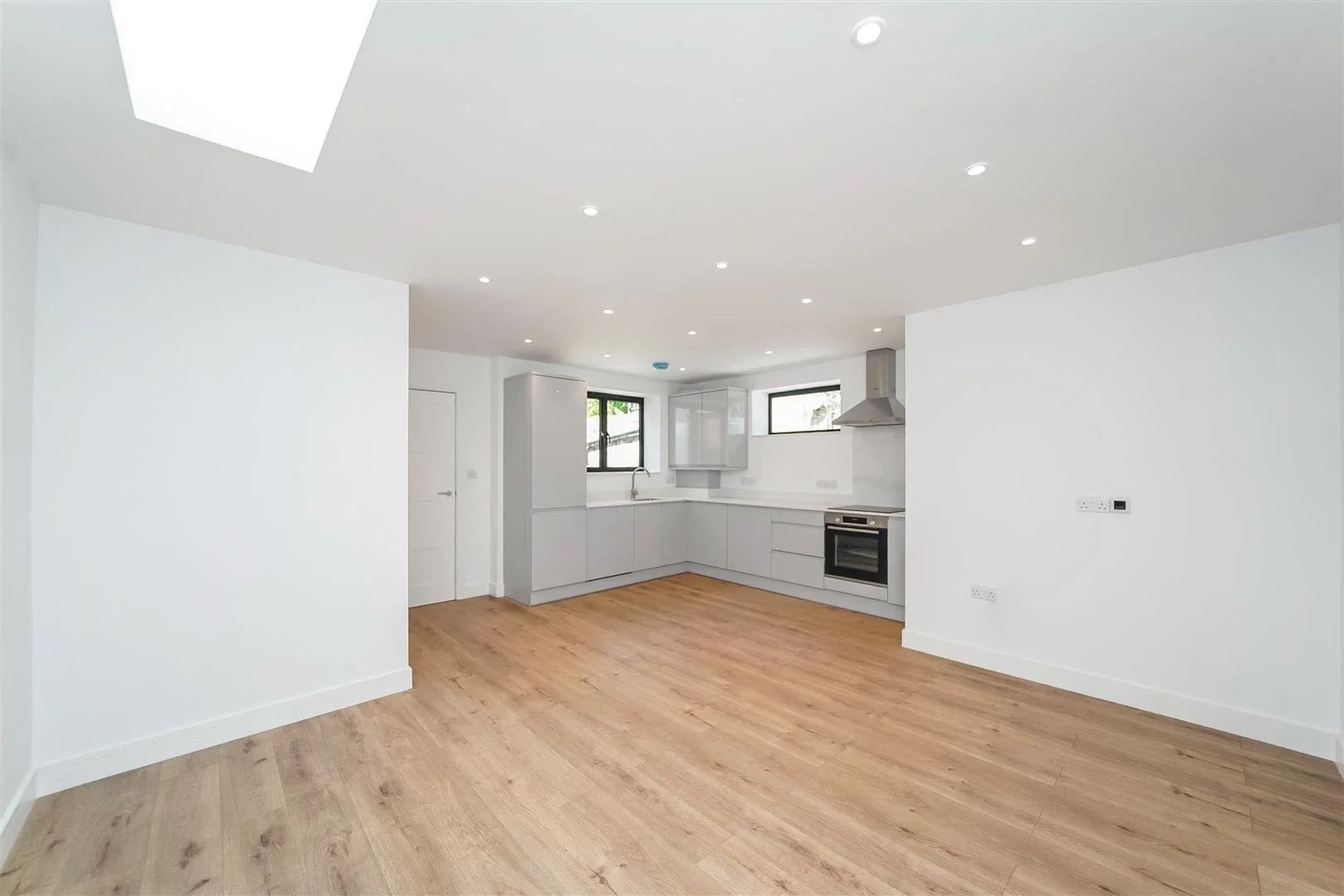 House Pellatt Grove in Greater London