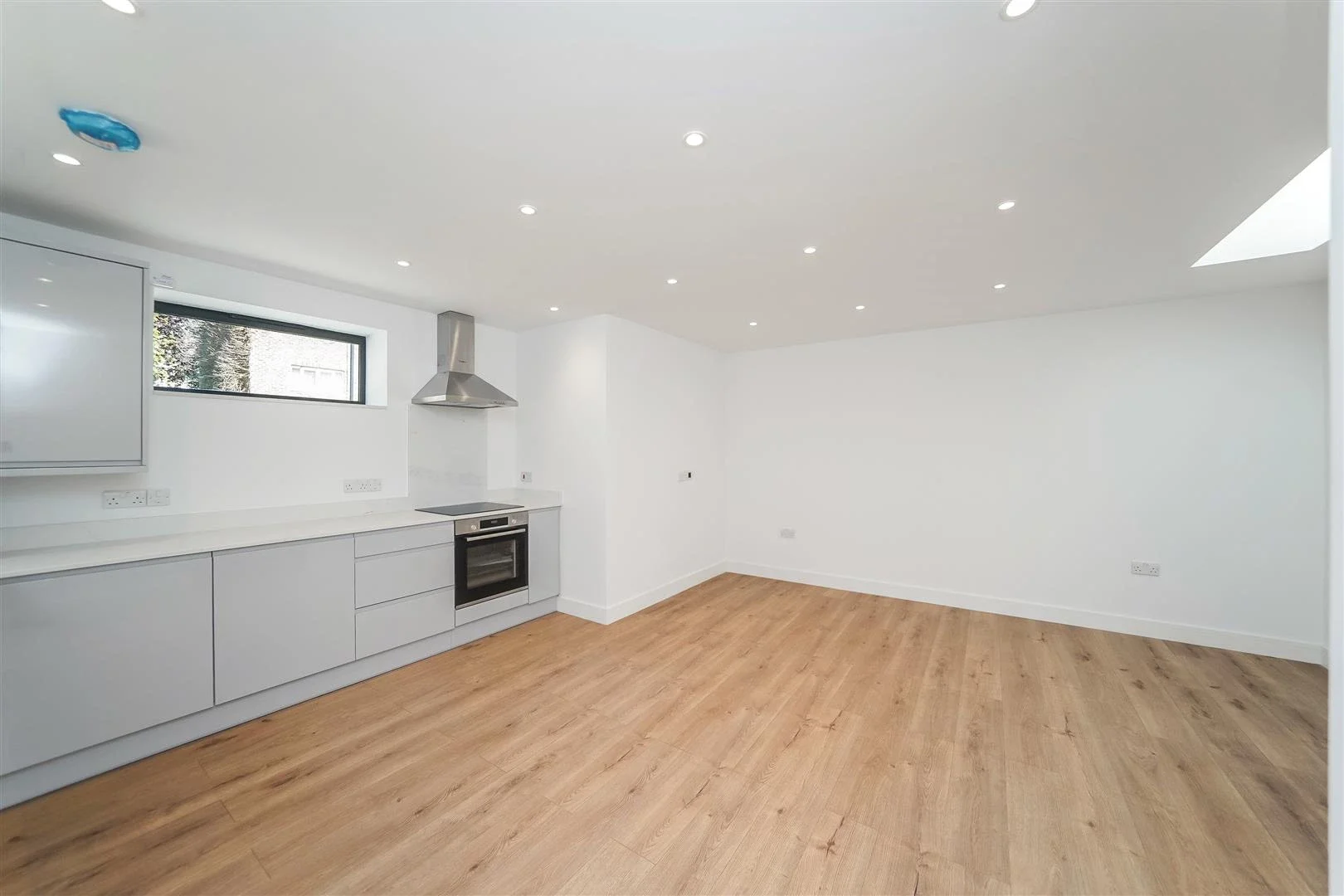 House Pellatt Grove in Greater London