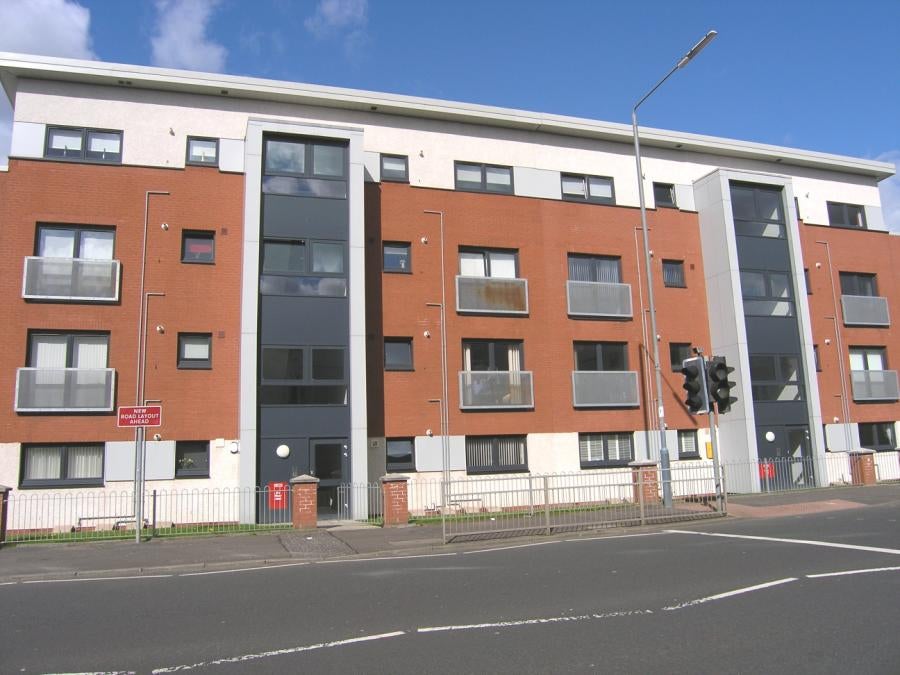 Flat Old Shettleston Road in Glasgow