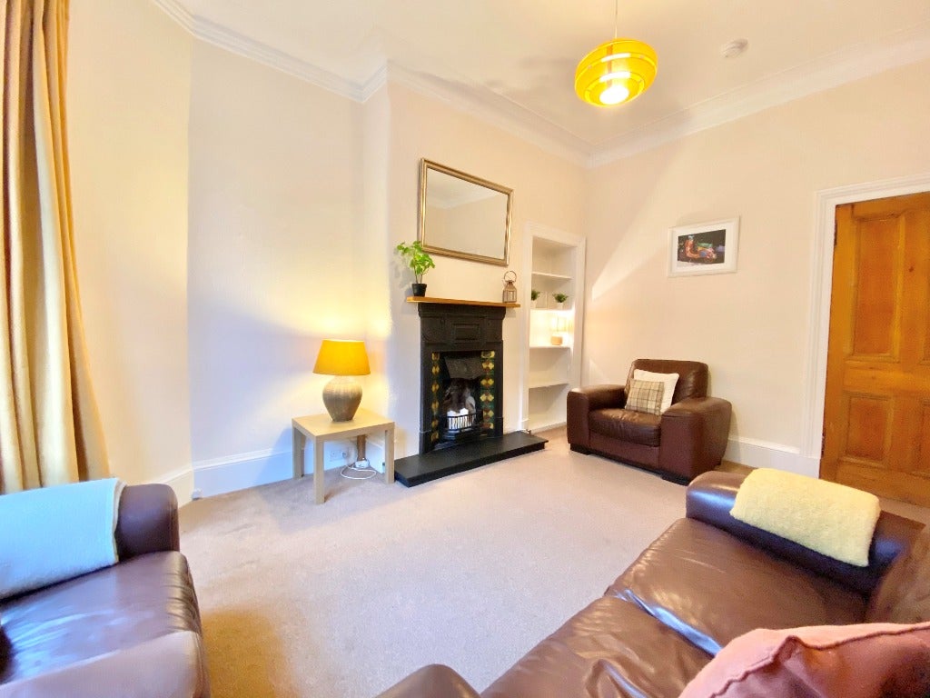 Flat Novar Drive in Glasgow