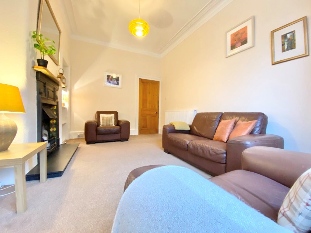 Flat Novar Drive in Glasgow