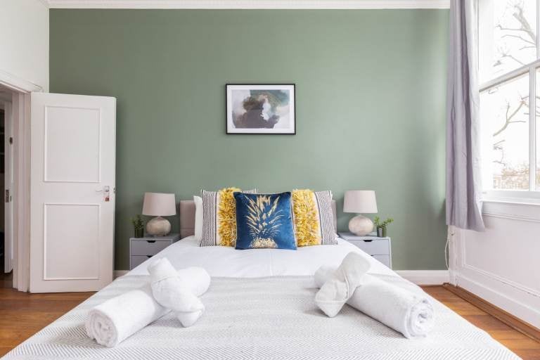 Flat St. George's Terrace in Greater London