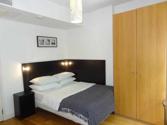 Flat Cartwright Gardens in Greater London
