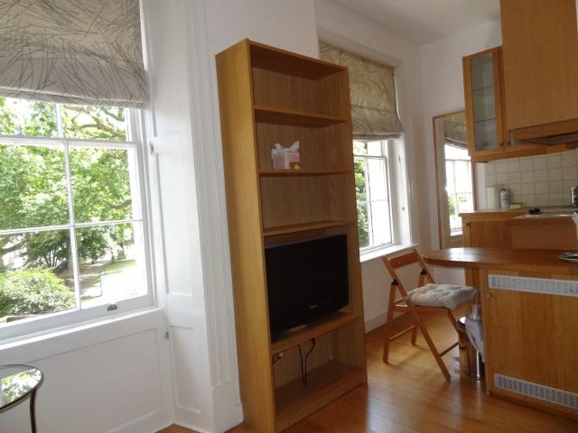 Flat Cartwright Gardens in Greater London