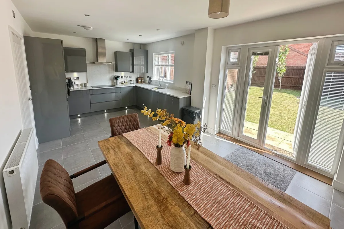 House Field Avenue in Saxilby with Ingleby