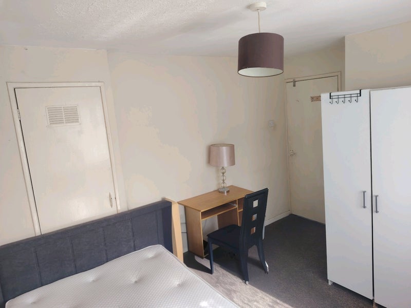 Room Forbes Close in Leicester