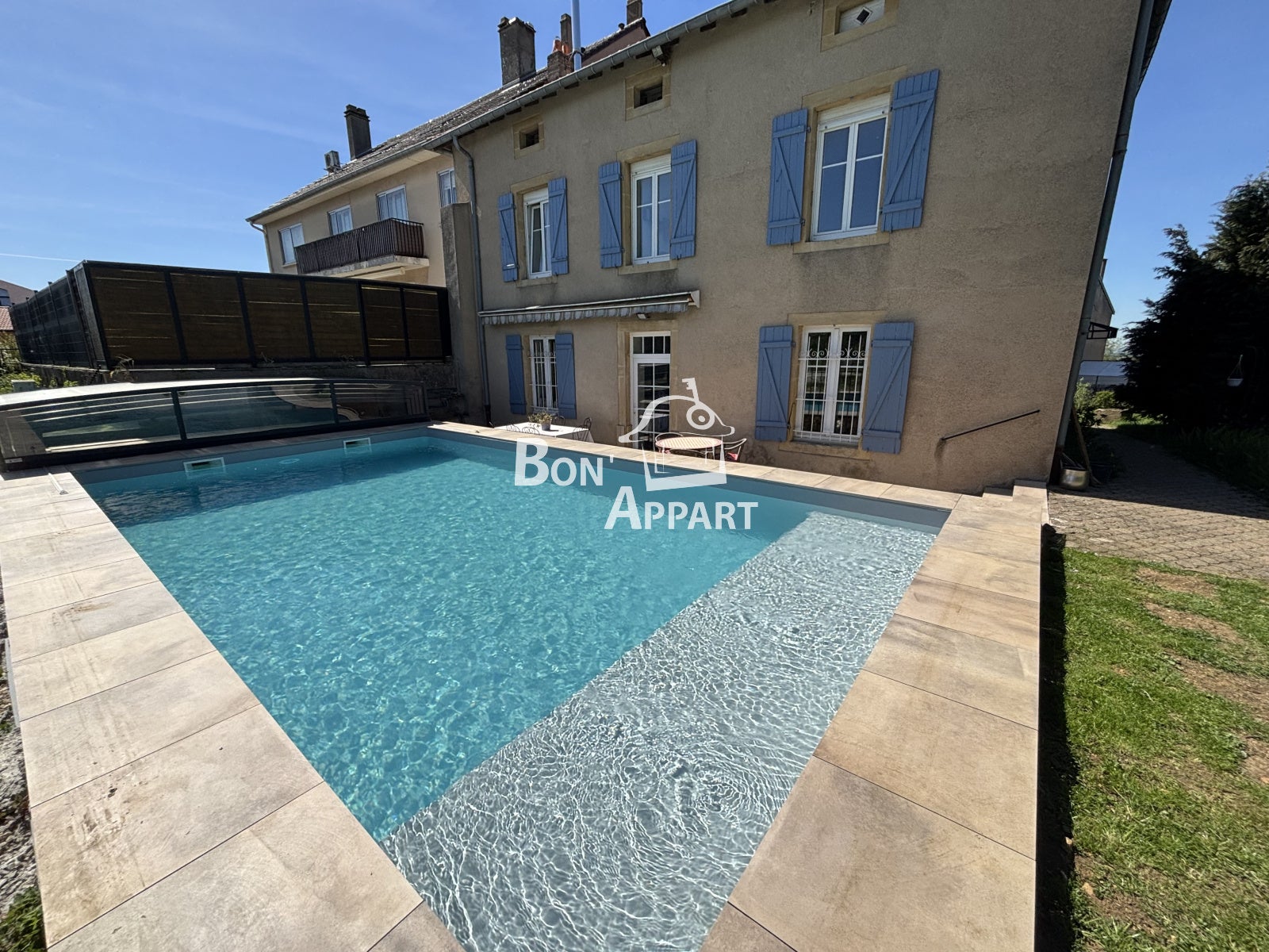 House Rue de la Tour in Saint-Privat-la-Montagne