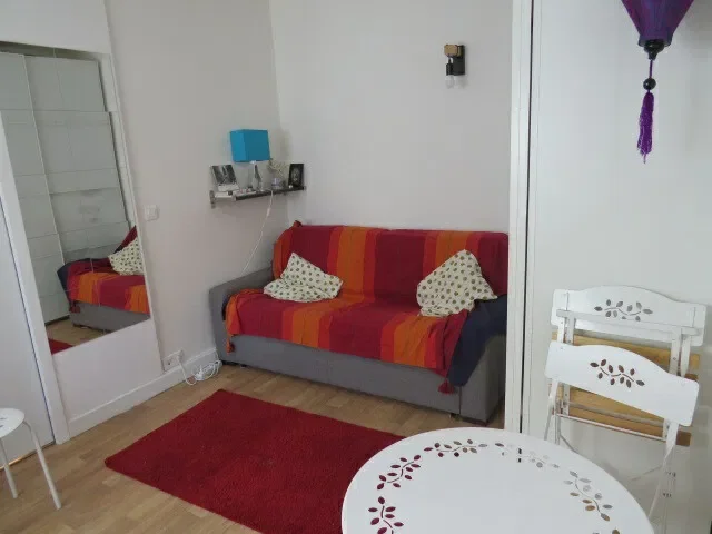 Chambre Rue Eugénie Legrand à Paris