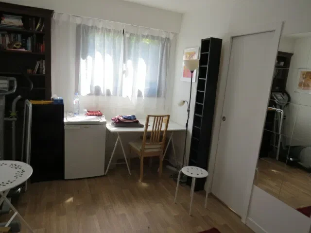 Chambre Rue Eugénie Legrand à Paris