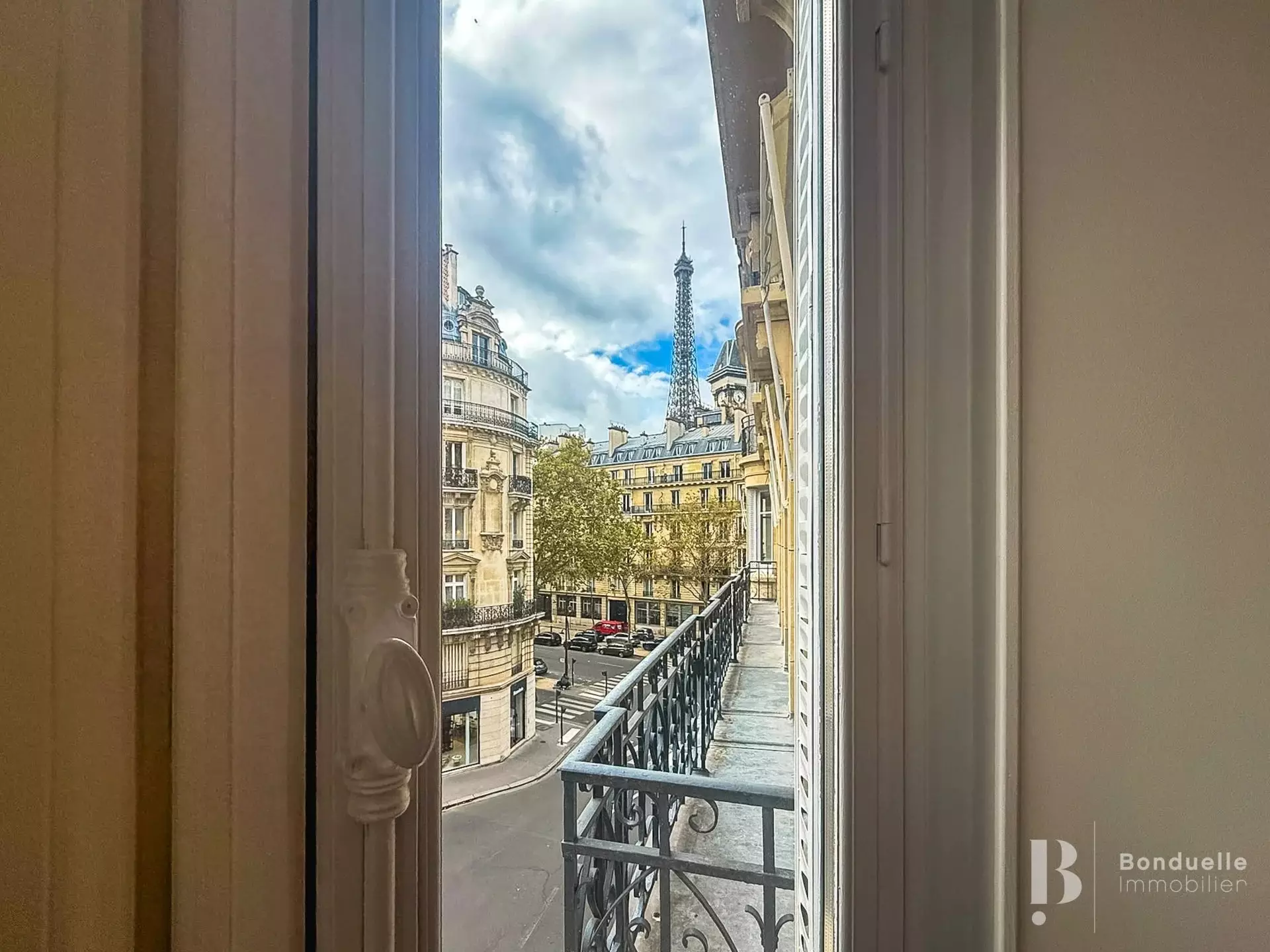 Appartement Rue Edmond Valentin à Paris