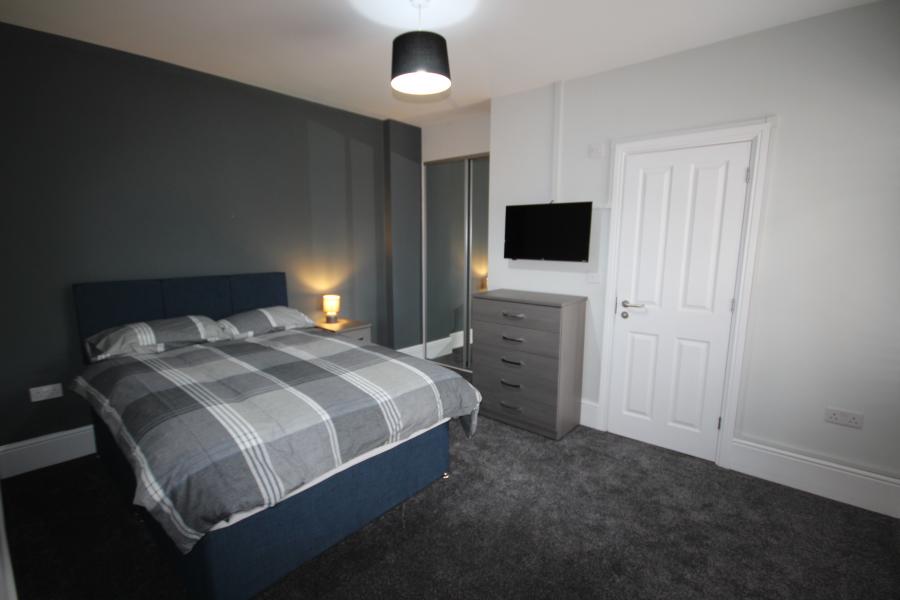 Room Belvedere Road in East Staffordshire
